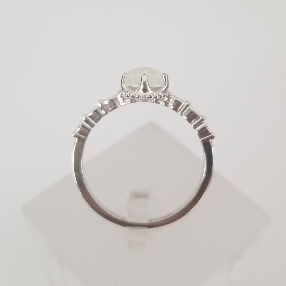 White Gold & Opal Ring - Picture 3 of 8